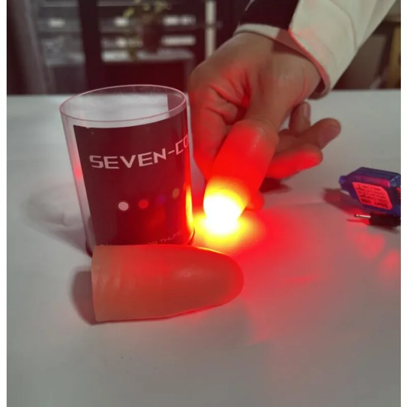 Sette colori LED Luce Pollice  - Thumb Tip Magic Trick Set recensione e prezzo